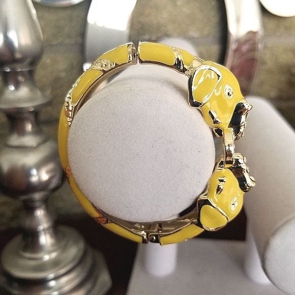 Vintage Elephant Cuff Bangle Bracelet - Picture 12 of 12